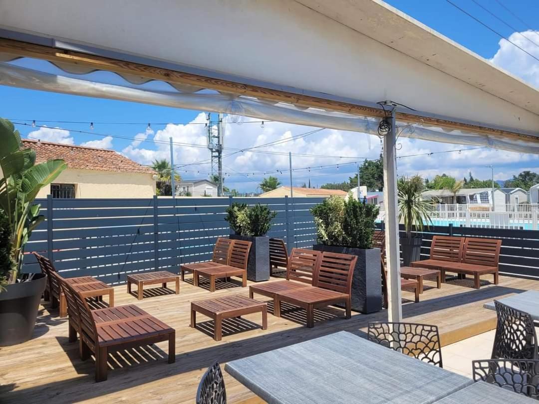 Vacances Familiales Dans Camping Avec Piscine Fréjus Exterior foto